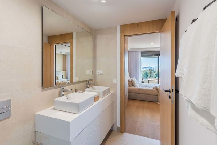 Image No.28-3 Bed Townhouse for sale