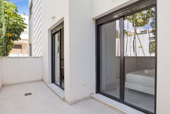 Image No.23-3 Bed Apartment for sale