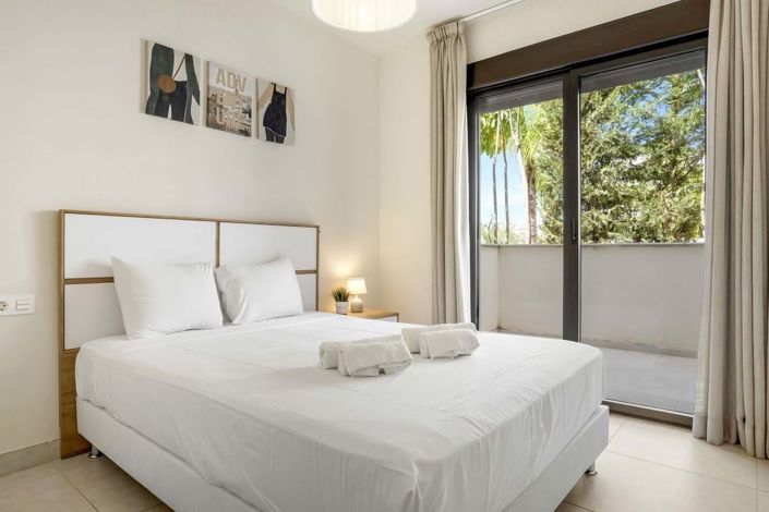 Image No.24-3 Bed Apartment for sale