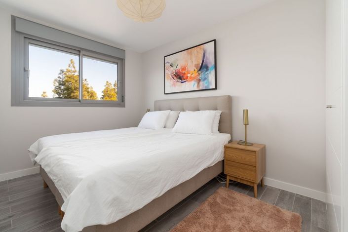 Image No.20-3 Bed Apartment for sale