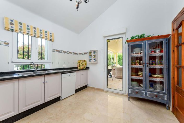 Image No.9-3 Bed Villa for sale