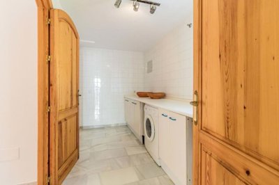 1447-608927-78d1f4f8b6655591b02d22fabb36a692d