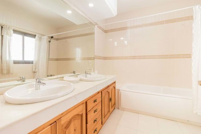 Image No.18-3 Bed Villa for sale