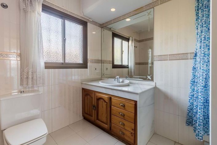 Image No.19-3 Bed Villa for sale