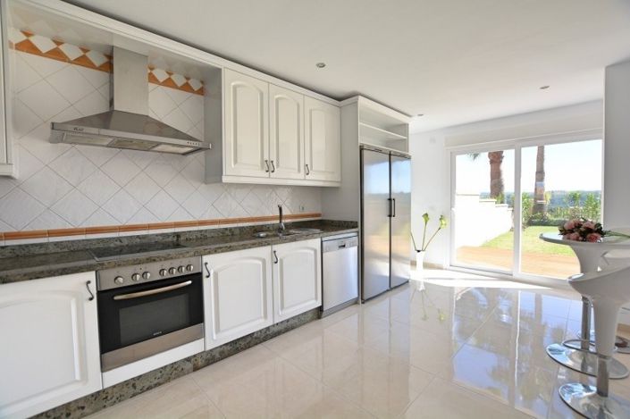 Image No.6-3 Bed Townhouse for sale