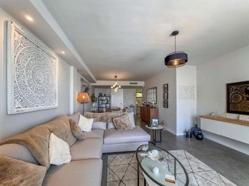 1447-631530-78d1f4f8b6655591b02d22fabb36a692d