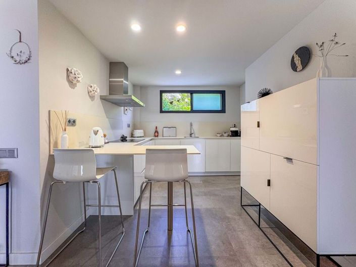 Image No.22-2 Bed Apartment for sale