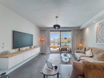 1447-631530-78d1f4f8b6655591b02d22fabb36a692d