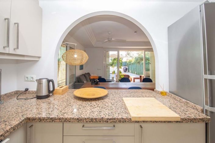 Image No.14-4 Bed Semi-Detached for sale