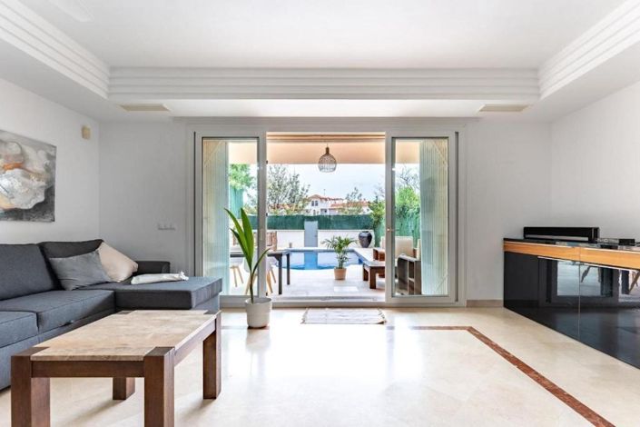 Image No.8-4 Bed Semi-Detached for sale