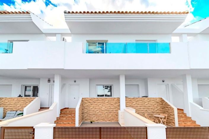 Image No.22-3 Bed Townhouse for sale