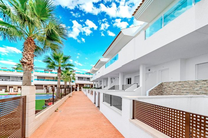 Image No.23-3 Bed Townhouse for sale