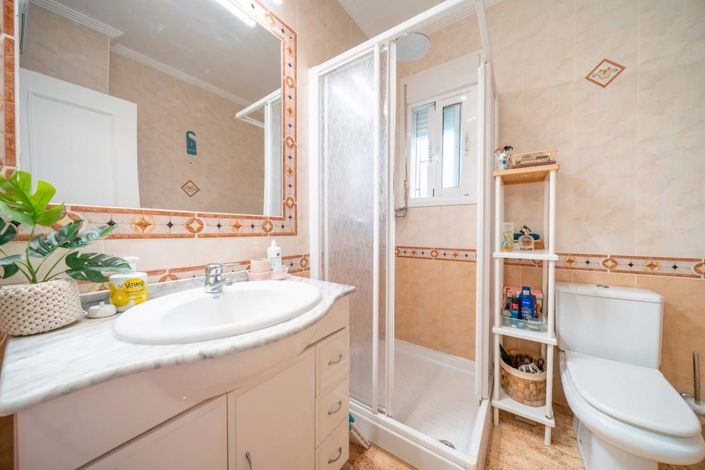 Image No.15-3 Bed Townhouse for sale