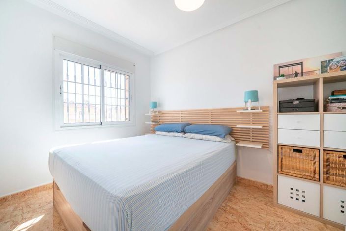 Image No.19-3 Bed Townhouse for sale