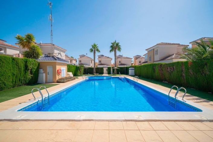 Image No.2-3 Bed Townhouse for sale