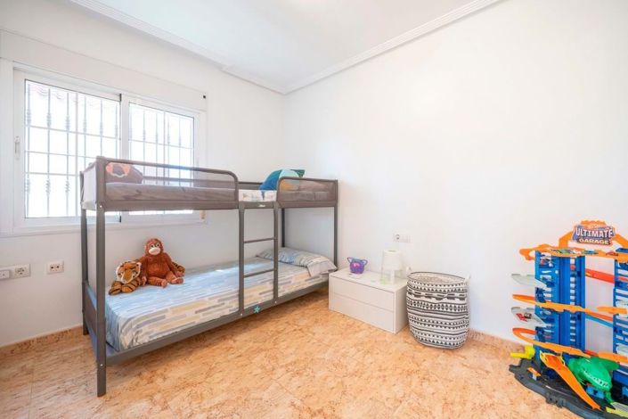 Image No.23-3 Bed Townhouse for sale