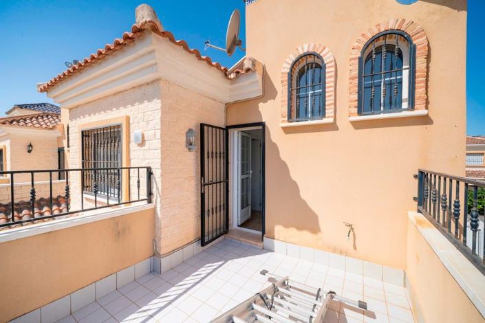 Image No.28-3 Bed Townhouse for sale