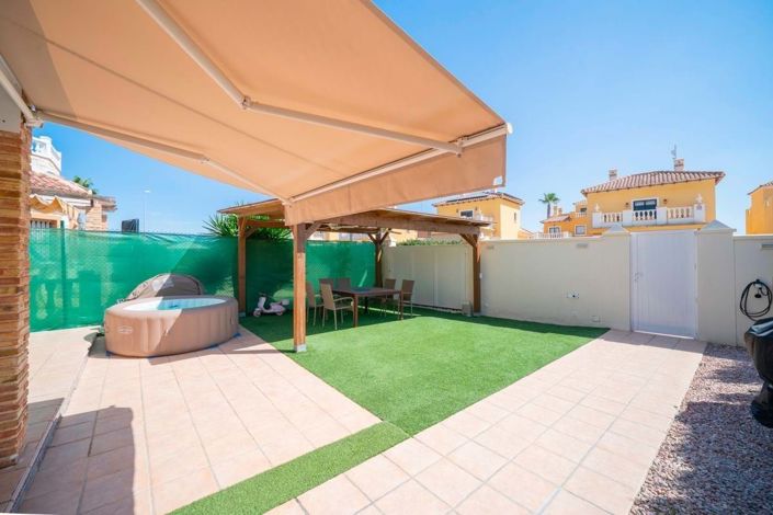 Image No.3-3 Bed Townhouse for sale