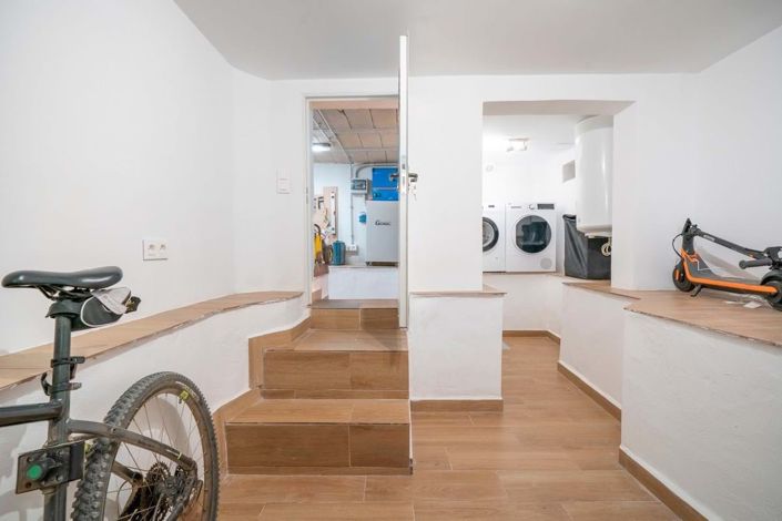 Image No.37-3 Bed Townhouse for sale