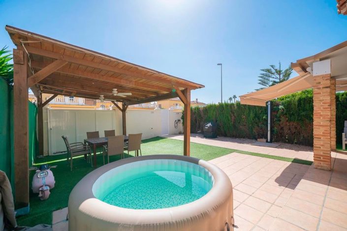 Image No.41-3 Bed Townhouse for sale