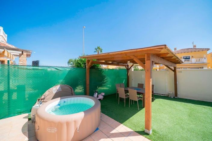 Image No.42-3 Bed Townhouse for sale