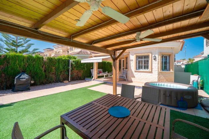 Image No.43-3 Bed Townhouse for sale