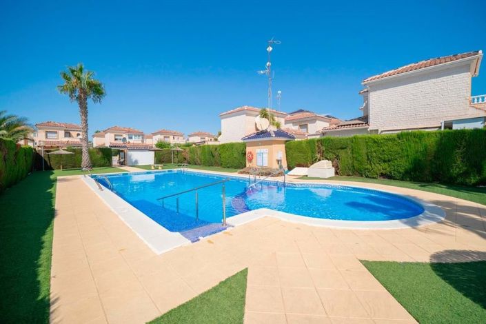 Image No.45-3 Bed Townhouse for sale