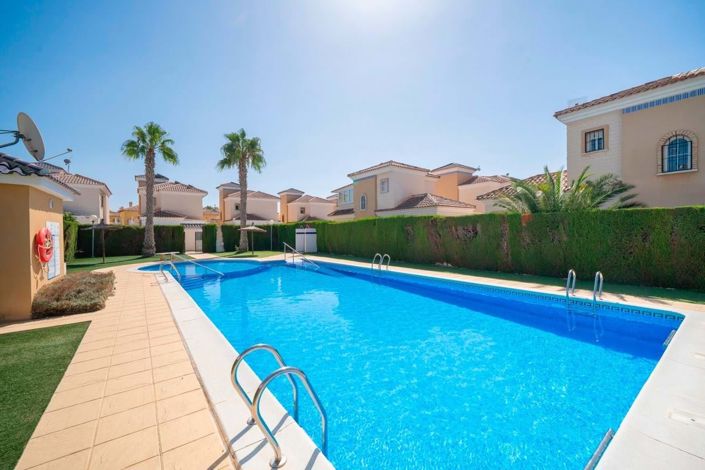 Image No.47-3 Bed Townhouse for sale