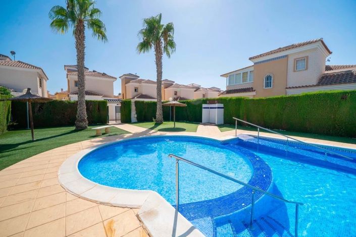 Image No.49-3 Bed Townhouse for sale