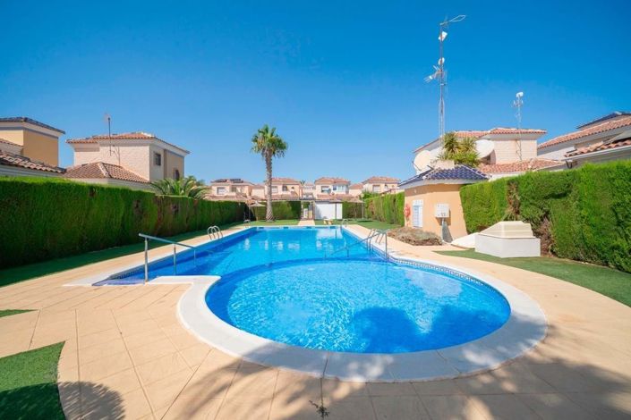 Image No.50-3 Bed Townhouse for sale