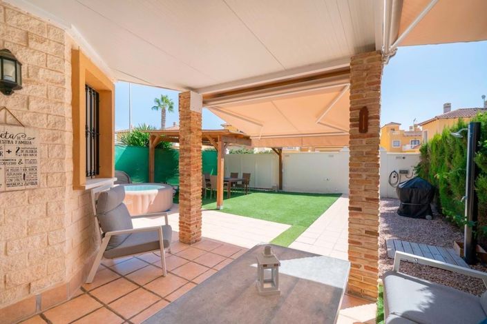 Image No.6-3 Bed Townhouse for sale