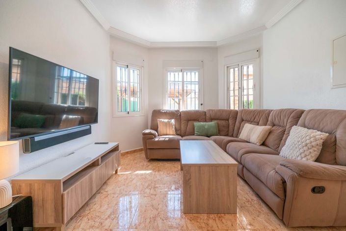 Image No.8-3 Bed Townhouse for sale