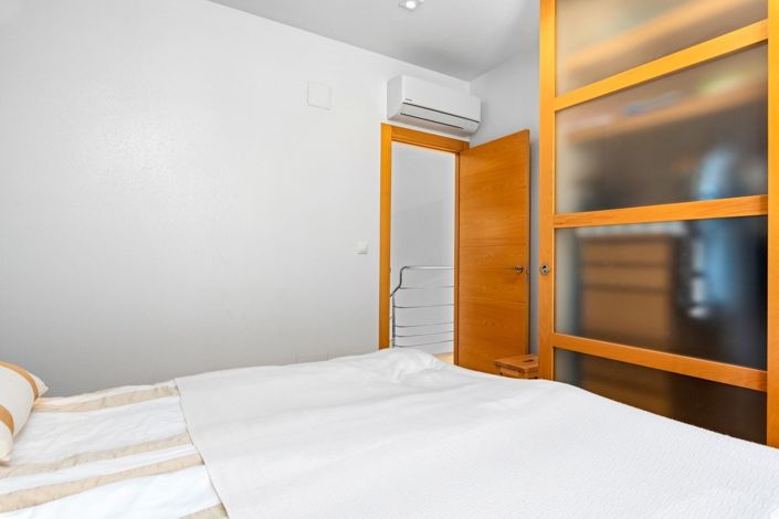 Image No.19-3 Bed Villa for sale