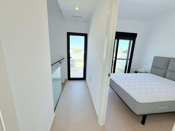 Image No.12-4 Bed Villa for sale