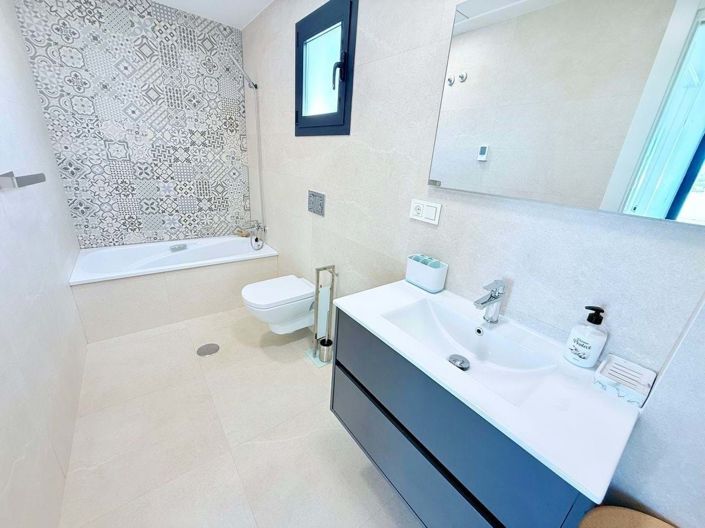 Image No.13-4 Bed Villa for sale