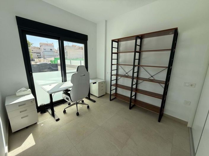 Image No.8-4 Bed Villa for sale