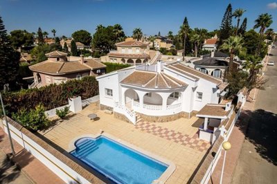 4 Bed Villa for sale