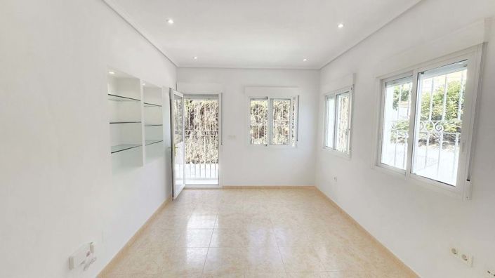 Image No.18-4 Bed Villa for sale