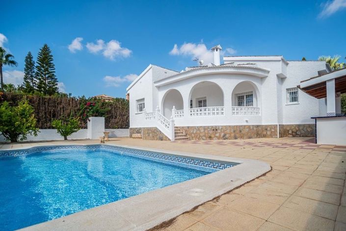 Image No.4-4 Bed Villa for sale