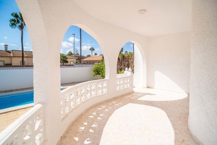 Image No.8-4 Bed Villa for sale