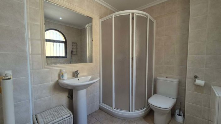 Image No.20-3 Bed Villa for sale