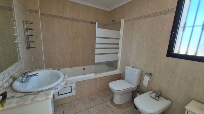 Image No.41-3 Bed Villa for sale