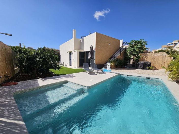 Image No.1-3 Bed Villa for sale