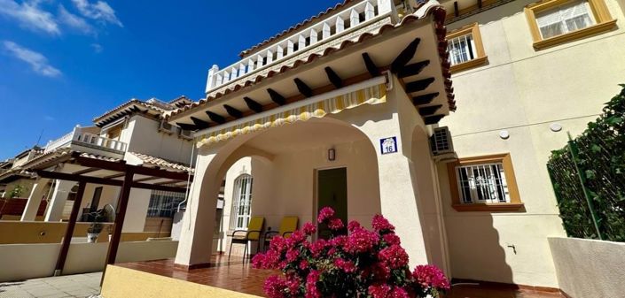 Image No.1-3 Bed Townhouse for sale