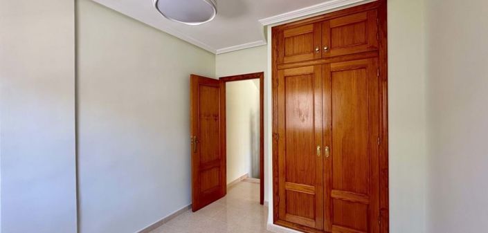 Image No.13-3 Bed Townhouse for sale