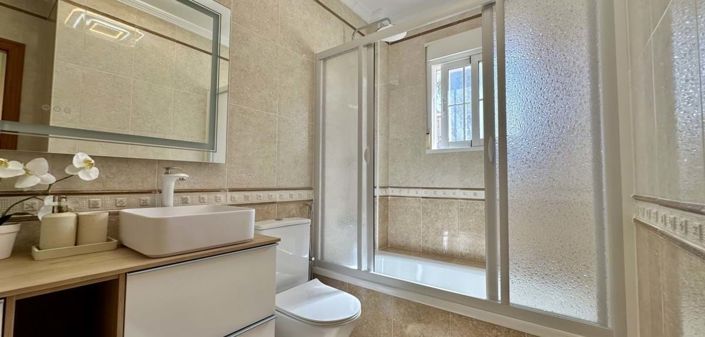 Image No.21-3 Bed Townhouse for sale