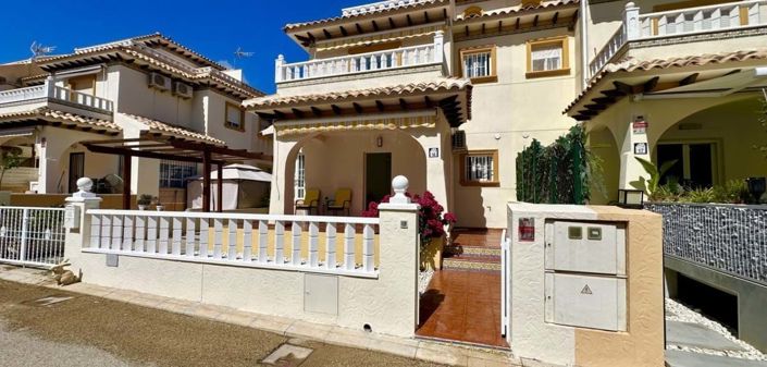 Image No.26-3 Bed Townhouse for sale