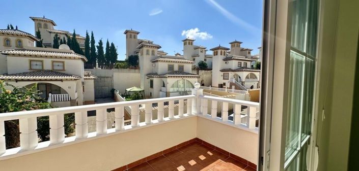 Image No.29-3 Bed Townhouse for sale