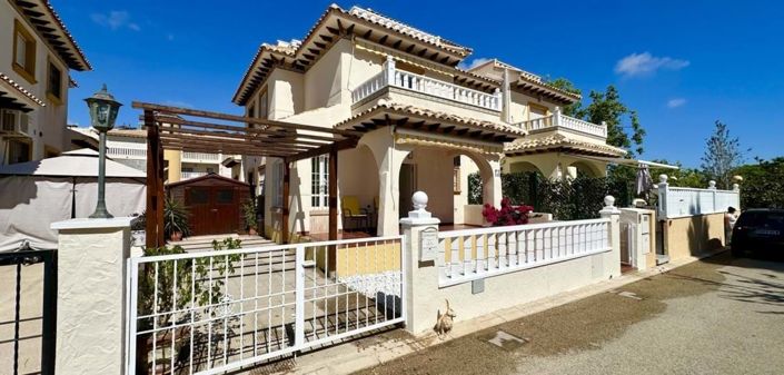 Image No.40-3 Bed Townhouse for sale