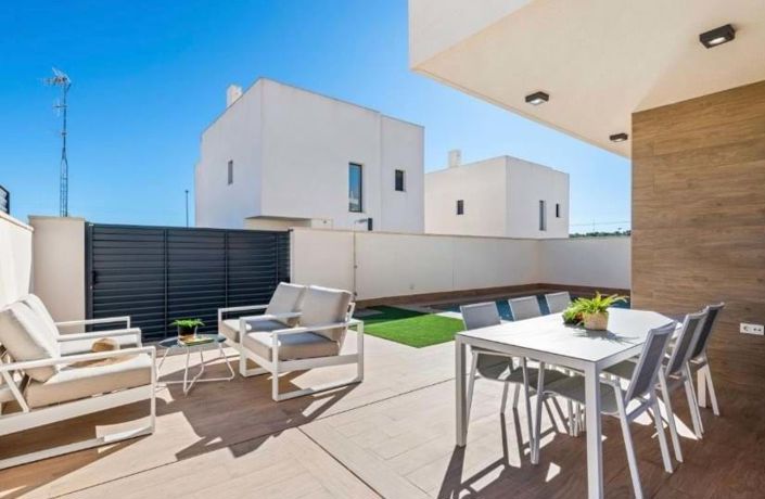 Image No.14-3 Bed Villa for sale